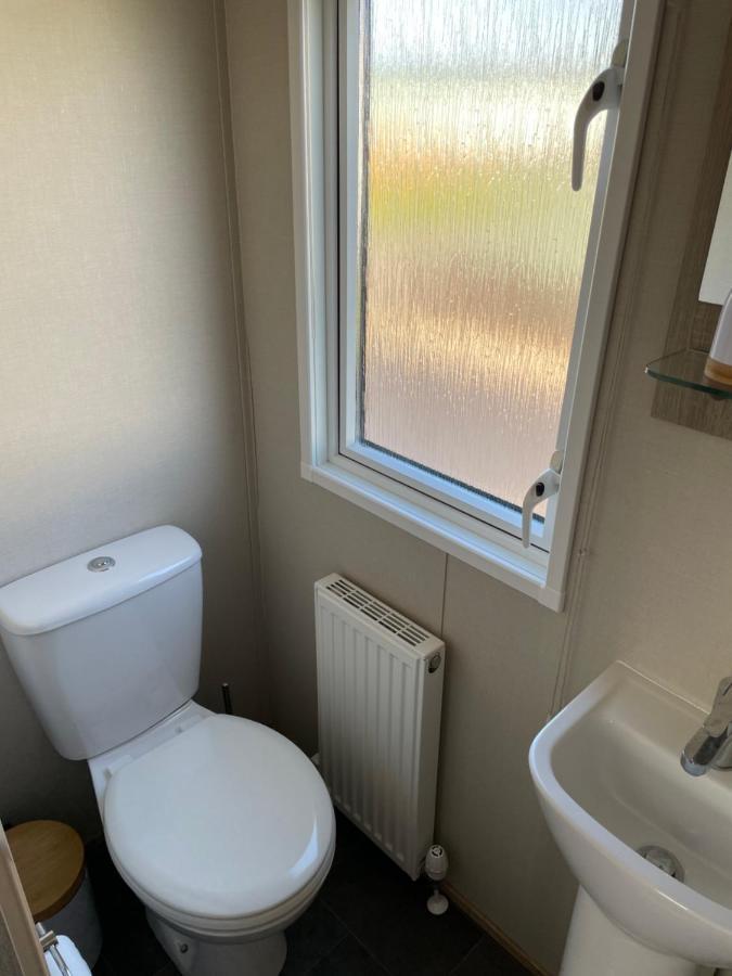 Beautiful 2 Bedroom Helmsley Lodge 노샘프턴 외부 사진