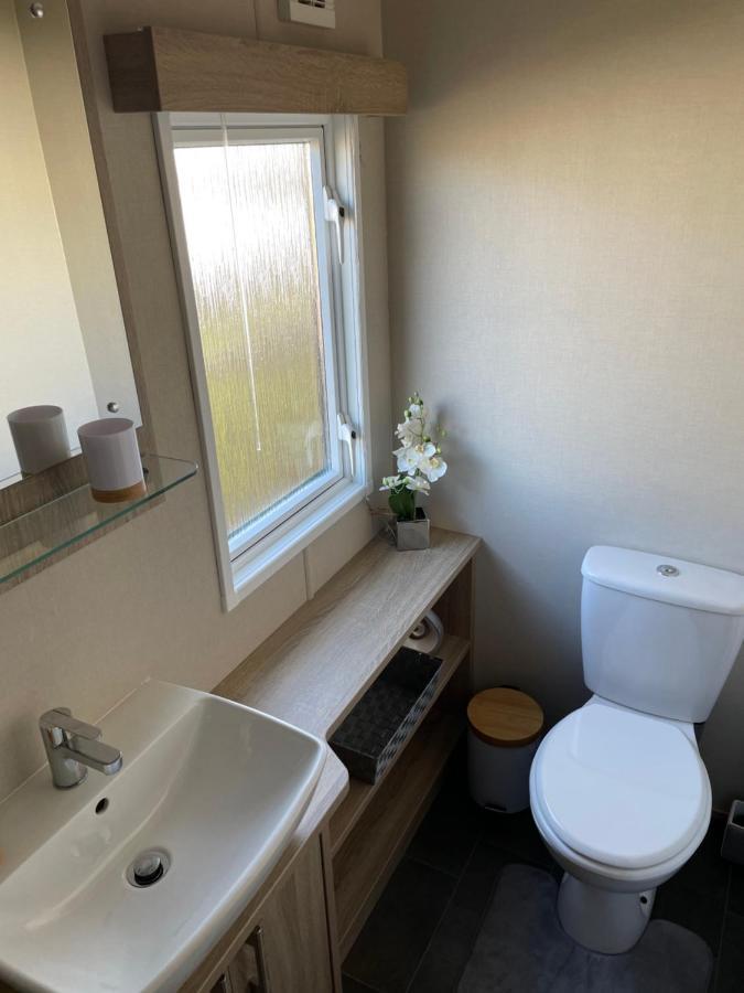 Beautiful 2 Bedroom Helmsley Lodge 노샘프턴 외부 사진